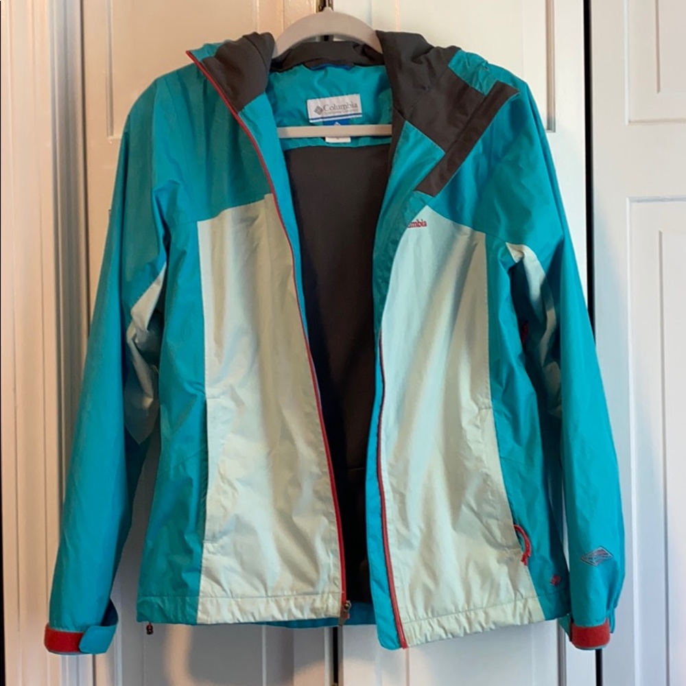 Columbia Women’s Omni-Tech Rain Jacket